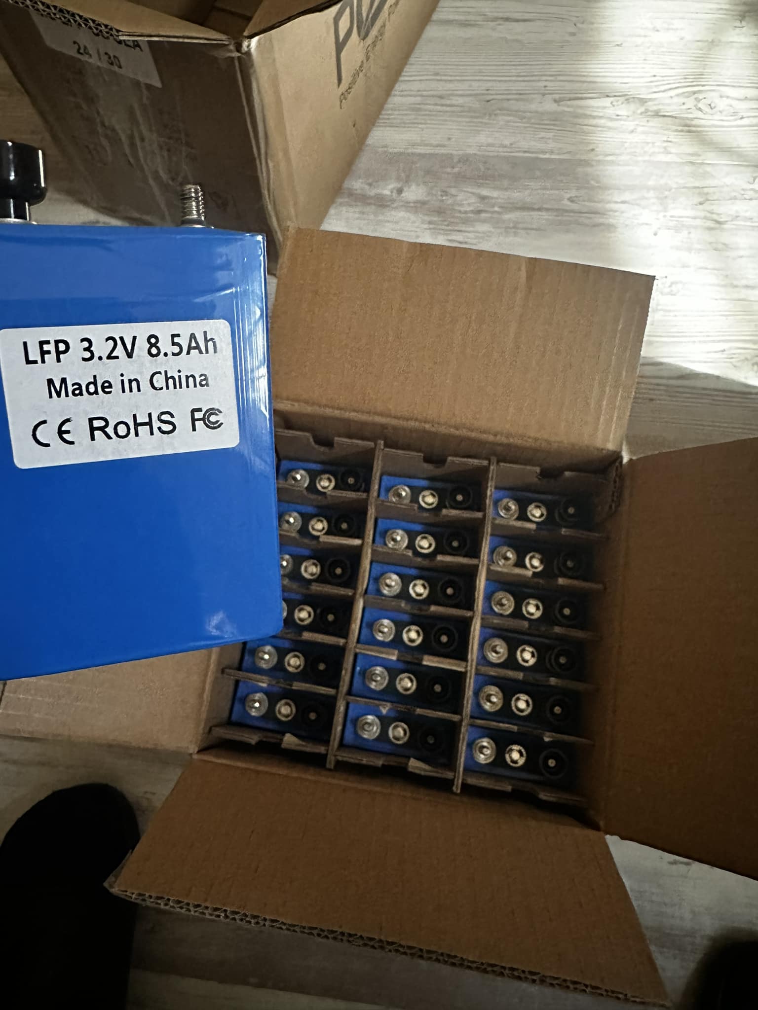 Can i make 200Ah battery bank with lithium battery(3.7v) if yes