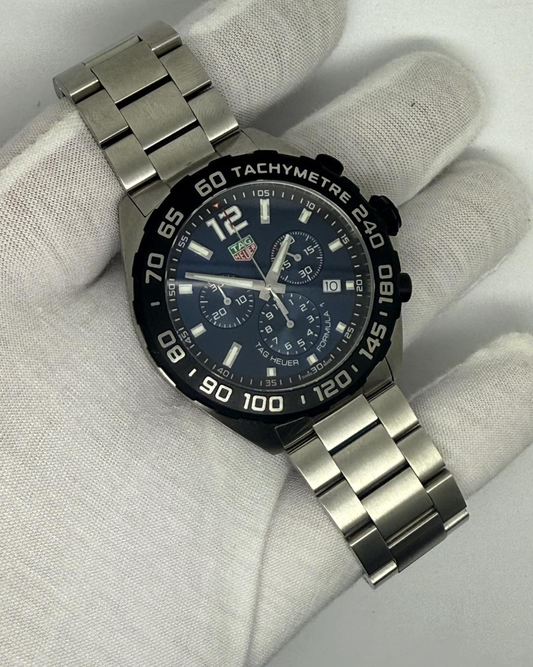 Brand new with factory stickers! TAG HEUER Formula 1 quartz