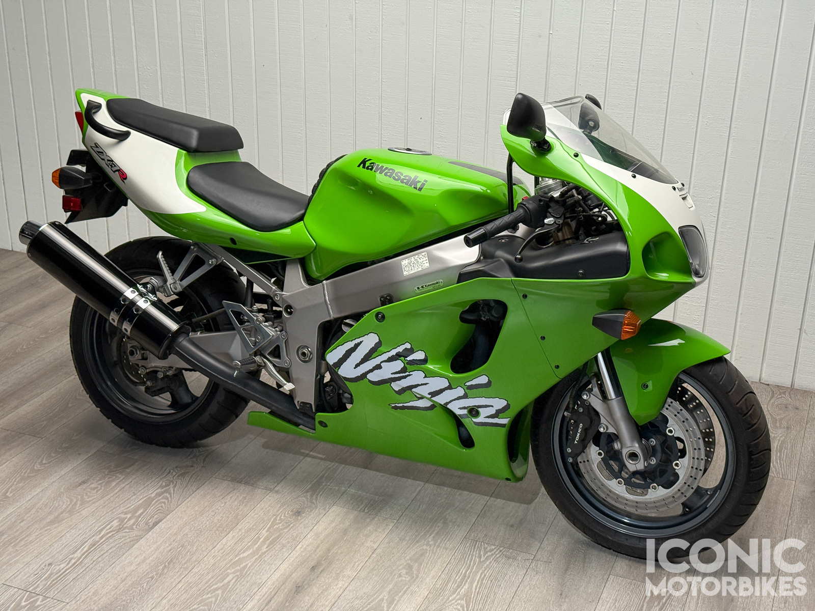 まさひろ 2nd ending for our site Friday's a clean low-mile ZX-7R that's