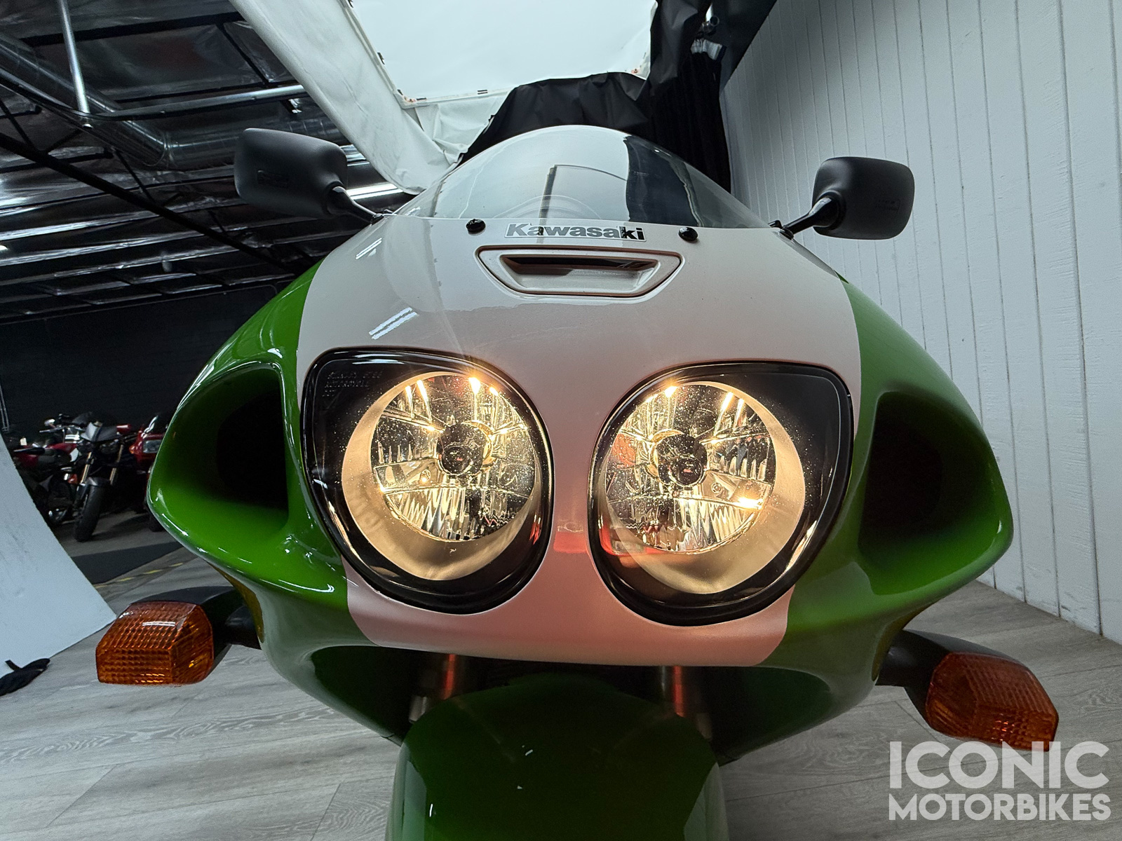 スマイルページ 2nd ending for our site Friday's a clean low-mile ZX-7R that's