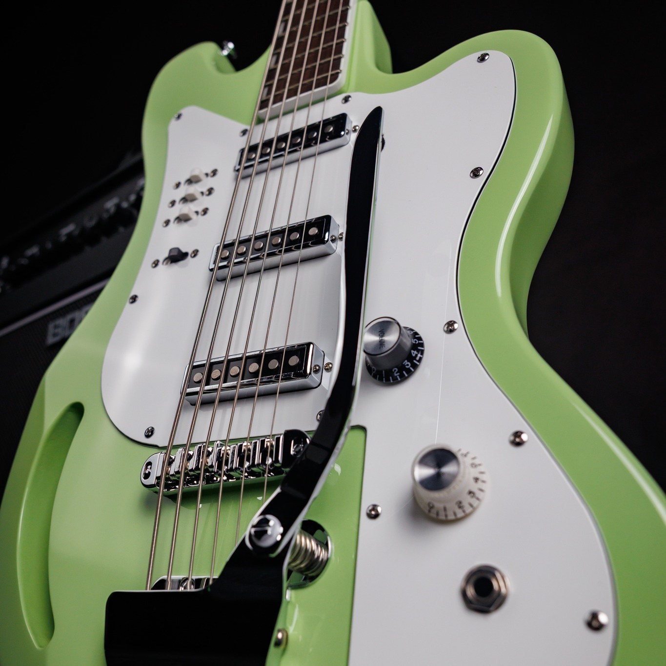 Eastwood - Eastwood Sidejack DLX in Sunburst. This modern tribute