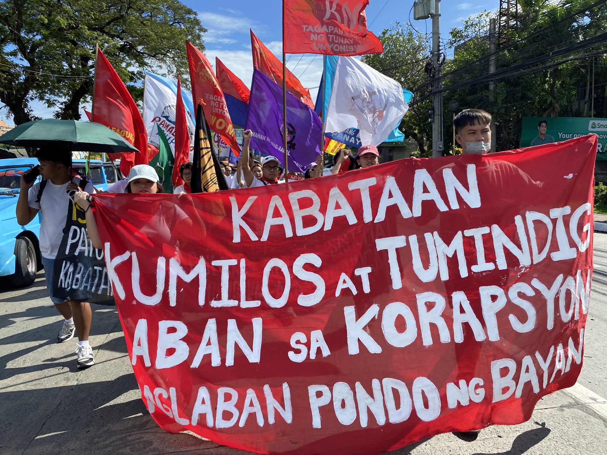 Rappler - Protesters in Iloilo City take to the streets on Wednesday ...