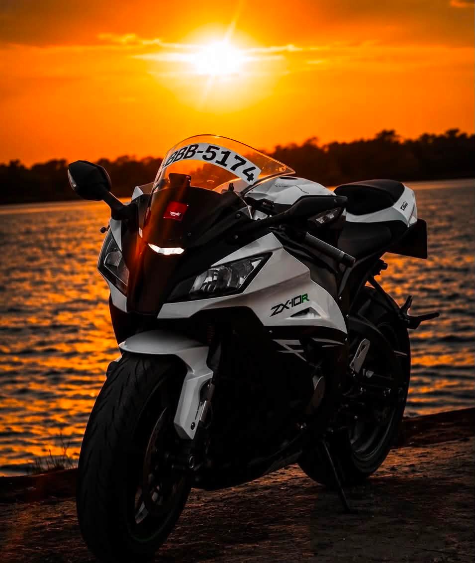 モモ Kawasaki Ninja ZX-10R 2015 ලක්ශ 28/= Call - 077 777 5584