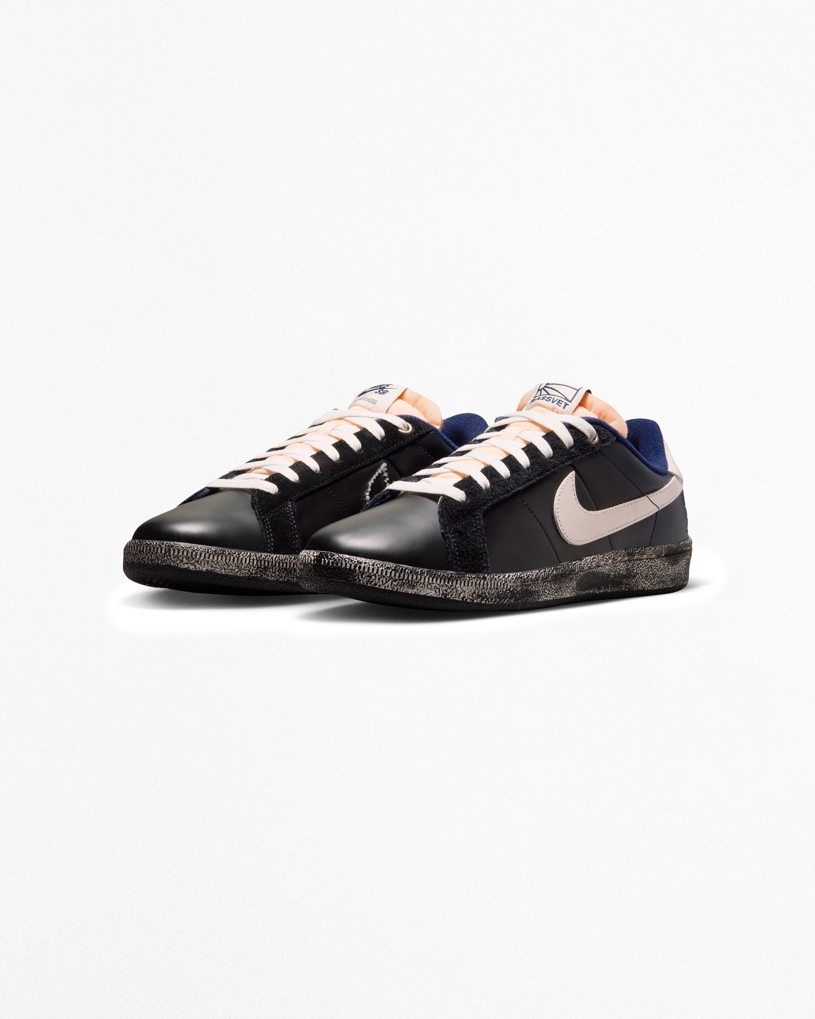 UNDEFEATED - Nike SB x Rassvet Zoom Tennis Classic - 