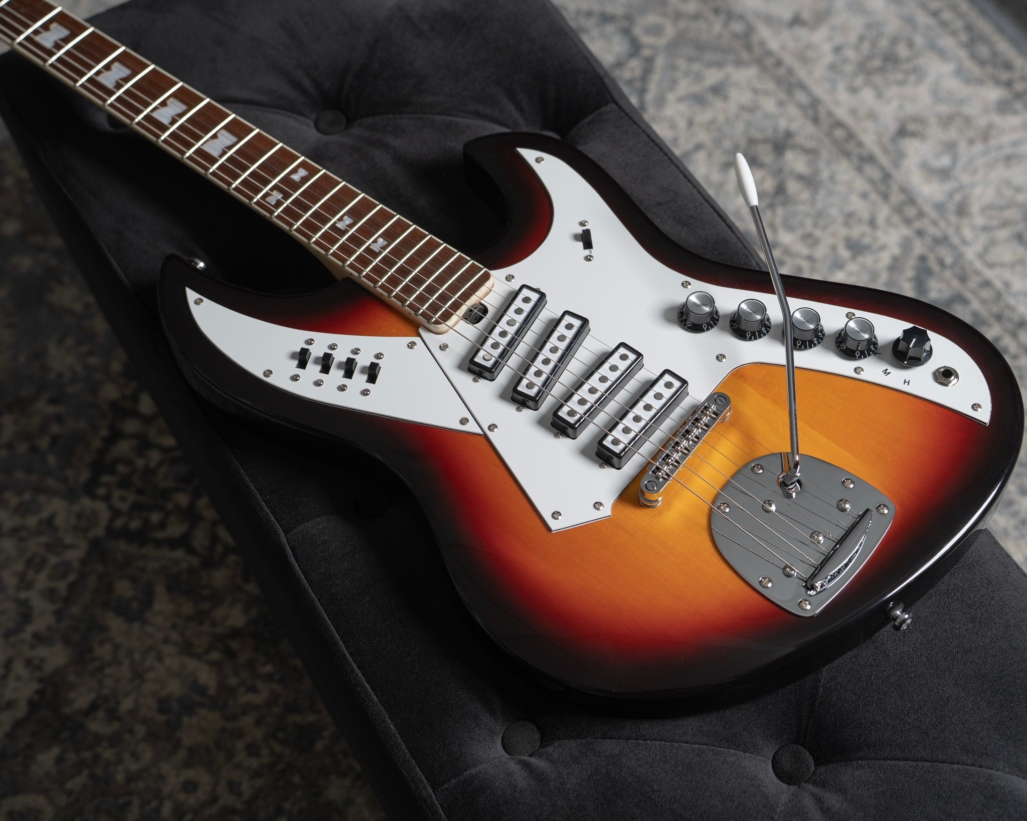 Eastwood - Eastwood Sidejack DLX in Sunburst. This modern tribute