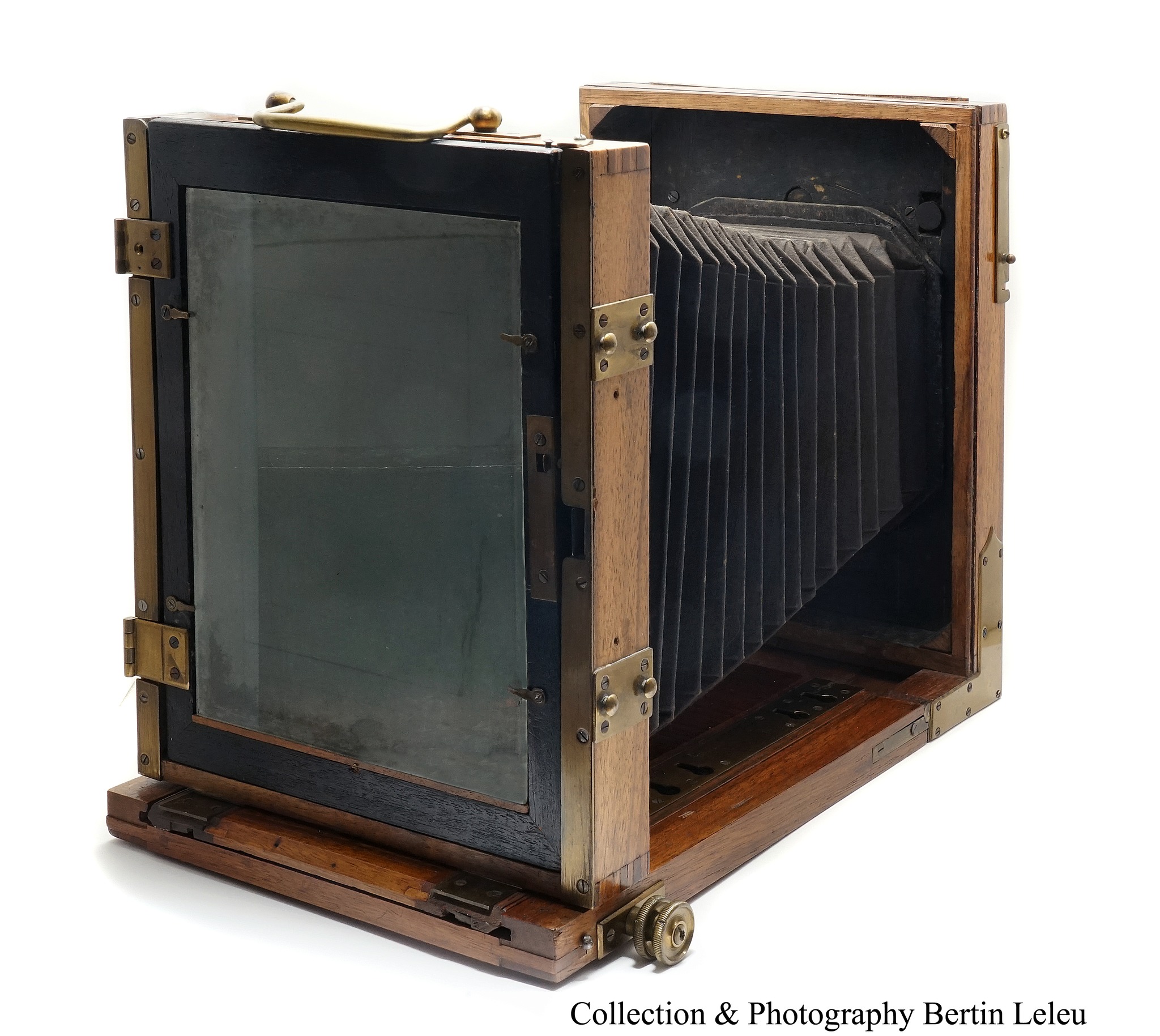 This is the KW (Kamera-Werkstätten) Reflex-Box camera
