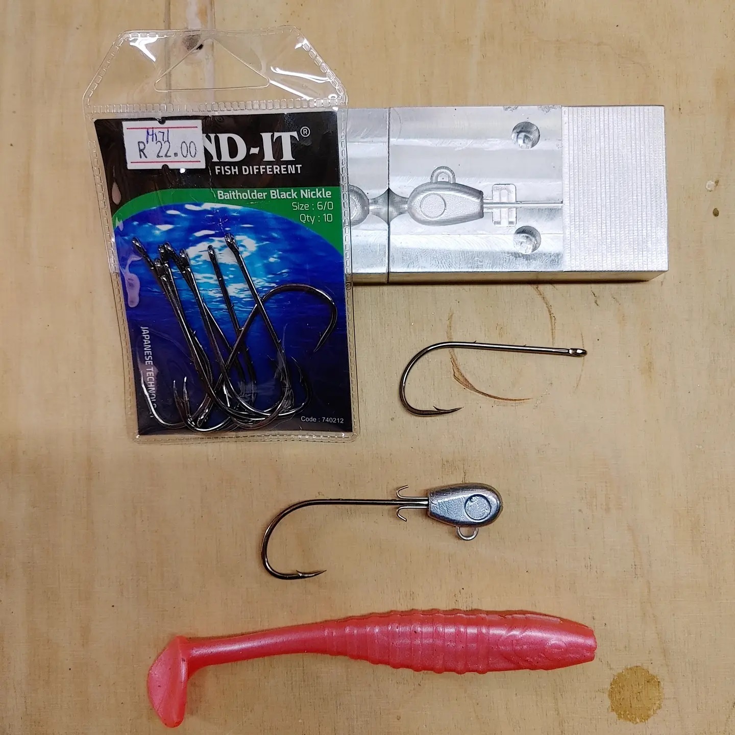 bass lure molds south africa Soft Plastiс Mold Making Injection Fishing Lures Two Cavity Creature Bug 4