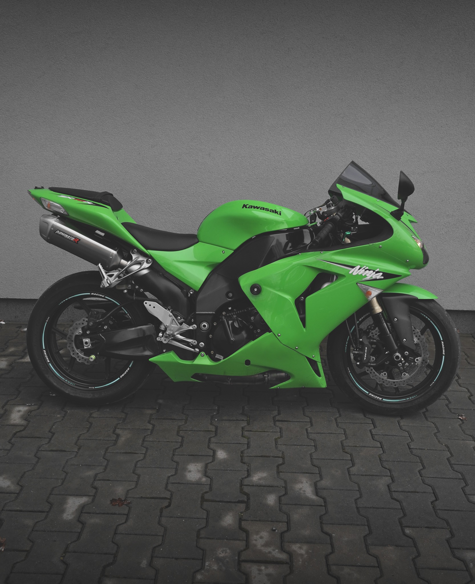 Kawasaki Ninja ZX-10R 2006 with an S6 exhaust, available from us