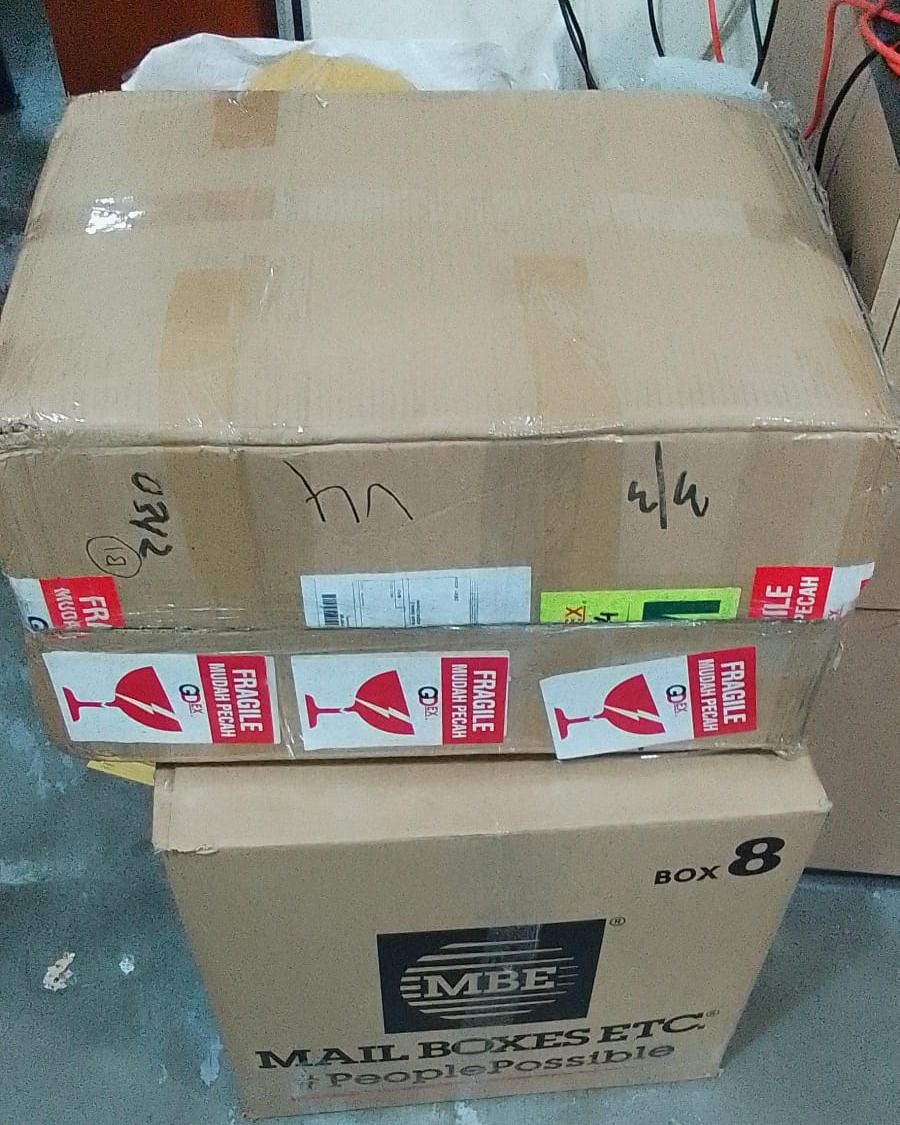 Mail Boxes... - Mail Boxes Etc. - MBE KL Traders Square 运输服务