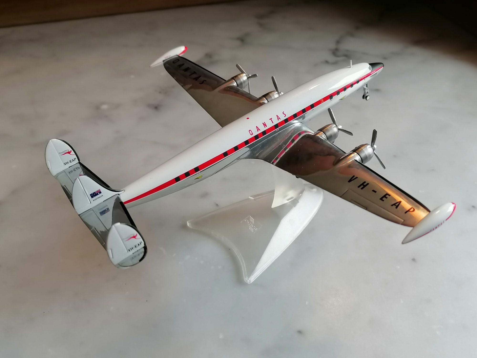 Qantas Lockheed L-1049C Super Constellation model 1954 in 1/72 scale