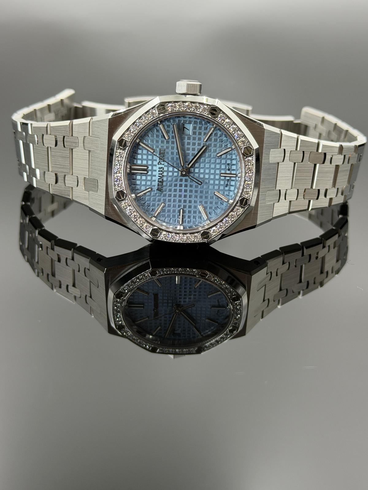 全新Audemars Piguet Royal Oak | 37mm | 厚9.1mm | 鑲鑽冰藍| 15551ST