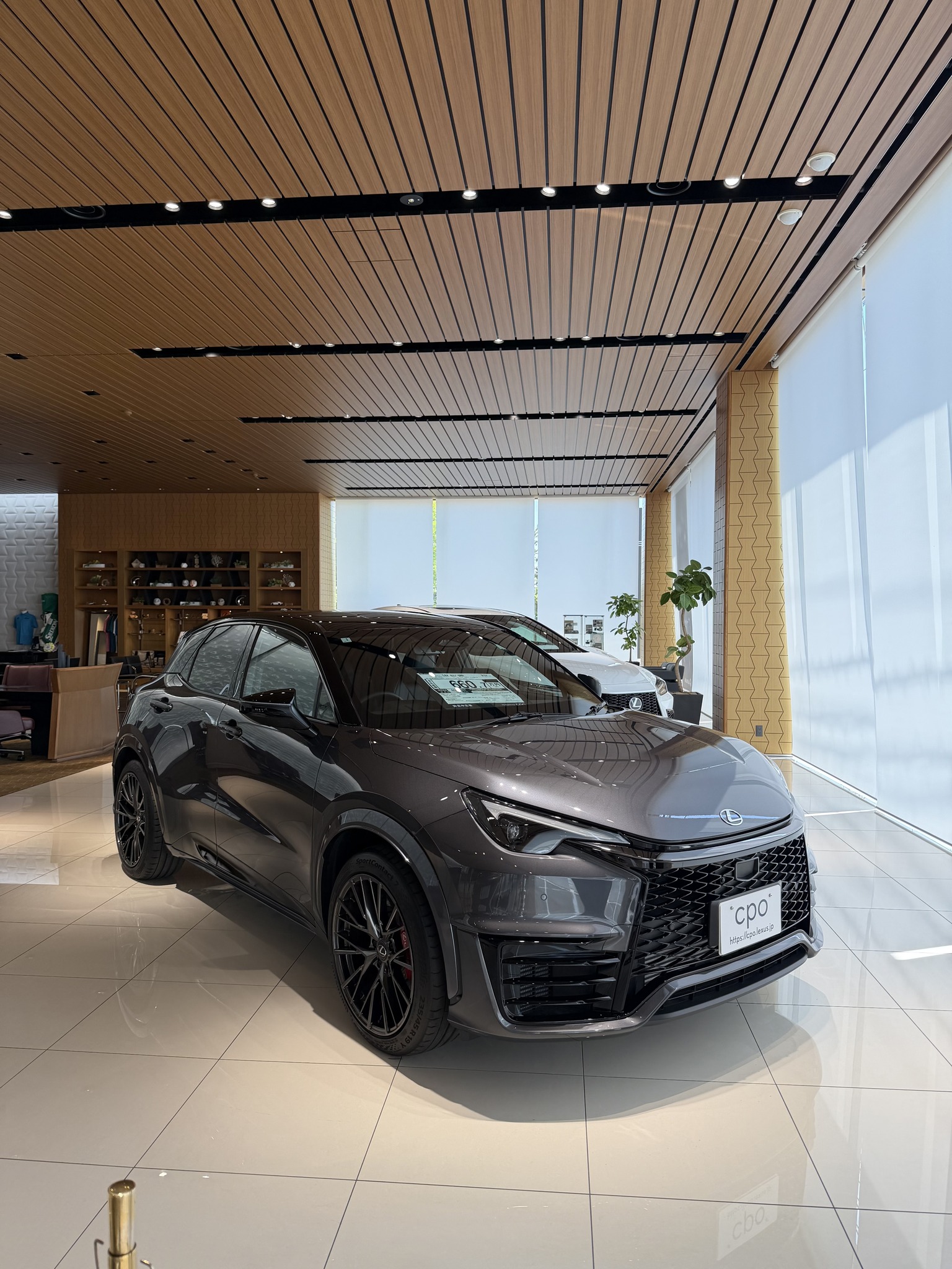 LEXUS Collectionのご紹介】 「LEXUS×Admiralラウンドトートバッグ 