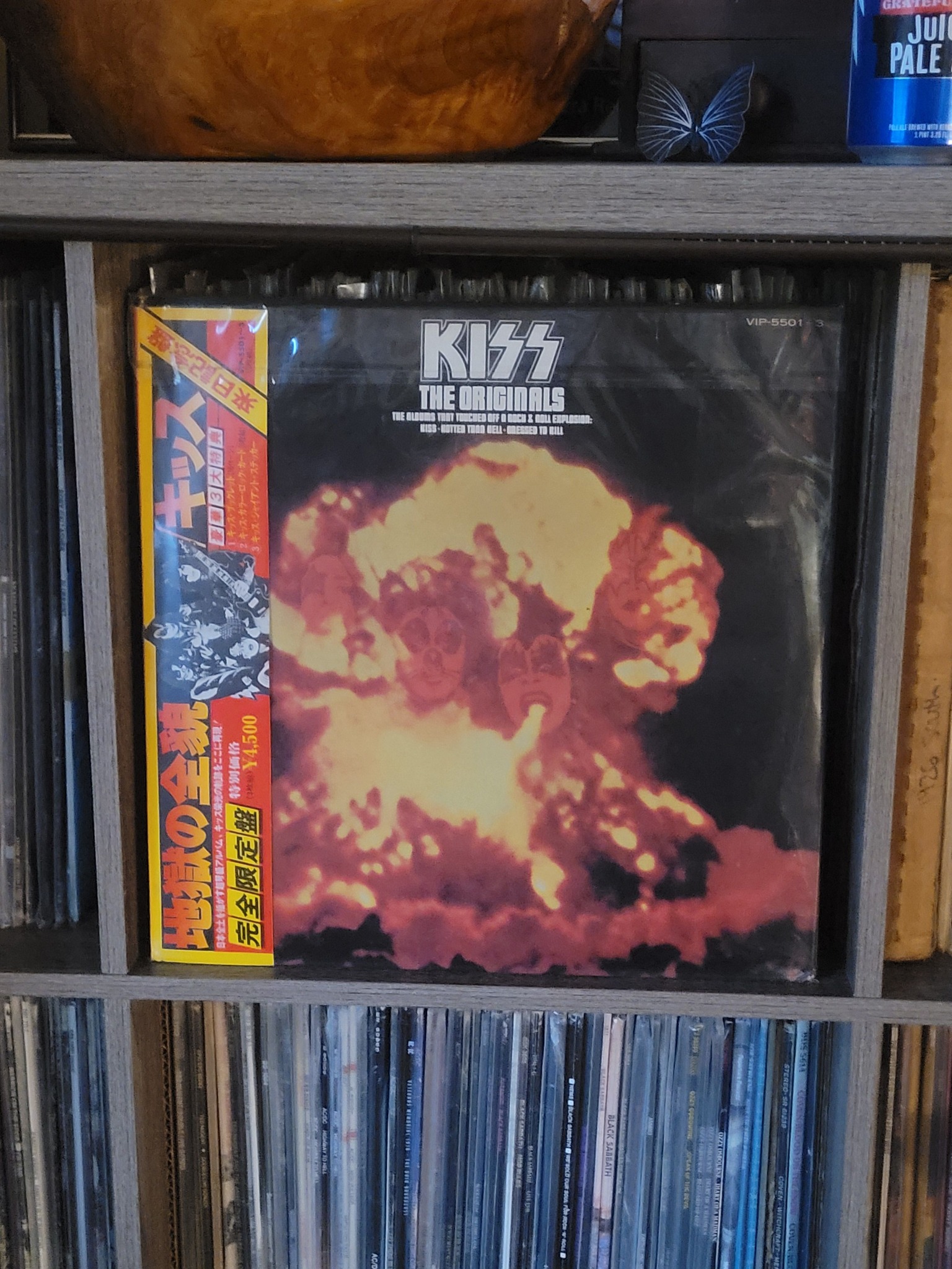 KISS - The Originals 3LP set details and packaging