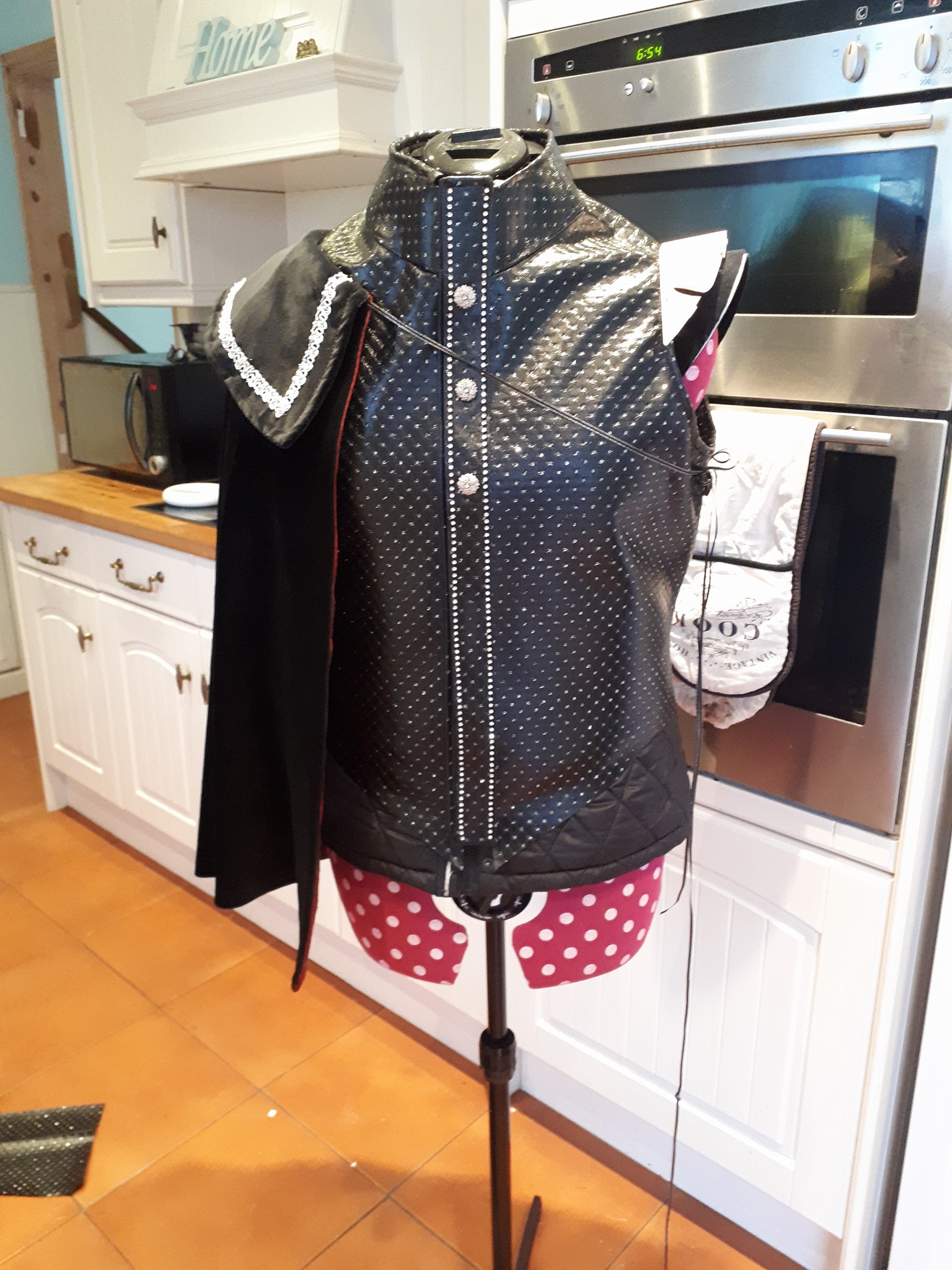 UniPool Cosplay - The construction of Blackadder II and...