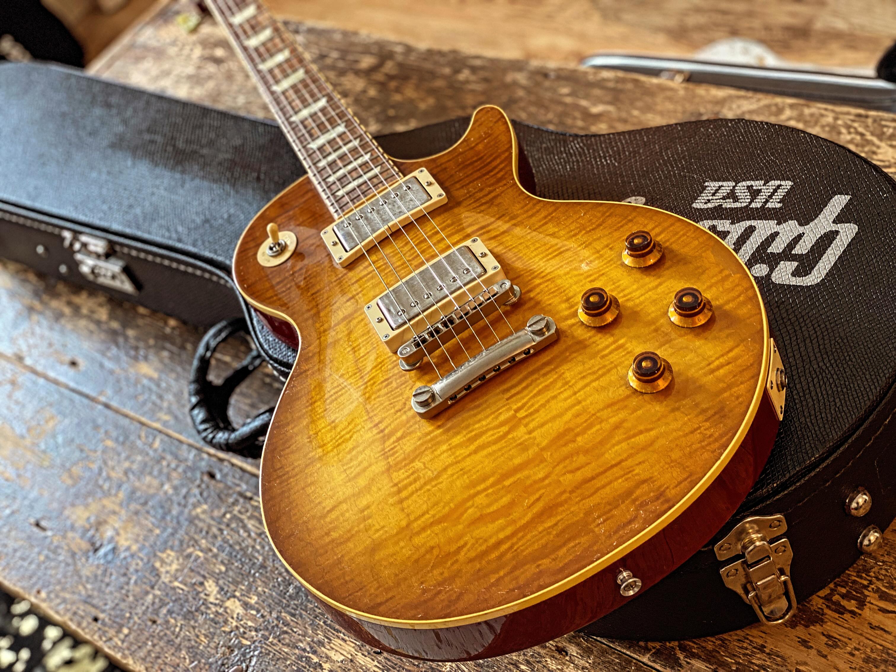 Now playing: 2000 Epiphone Japan Les Paul Standard LPS-90FB.