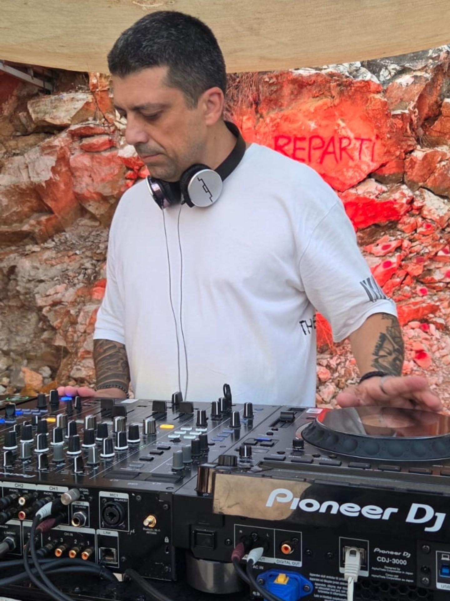 DavidC (@djdavidc) • Facebook