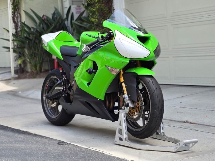 ファクト Wrapping up 4th for our site Tuesday's a heavily upgraded Kawi 636