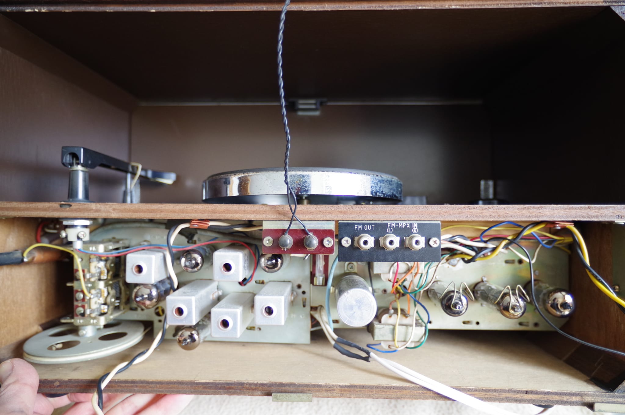 What is the Mitsubishi model DSS 151 stereo MPX tube radio from 1975?