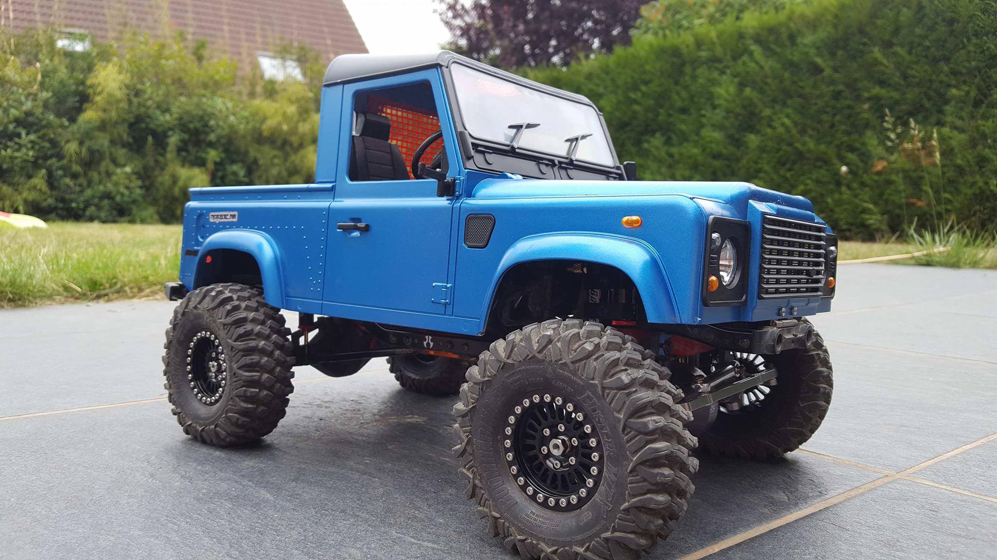 BoomRacing - A Defender D90 from the channel RCTutos.fr by...