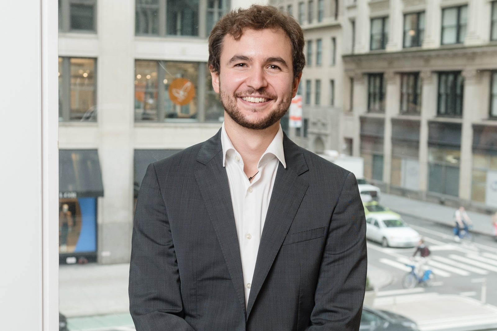 マリリン Texas ECE assistant professor Emanuele Galiffi has received the