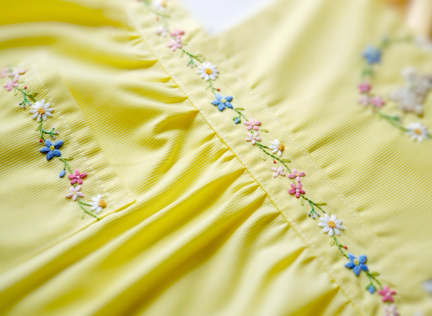 中国四大名繍」の一つ「蜀繍」と呼ばれる刺繍の技法で刺繍した牡丹です