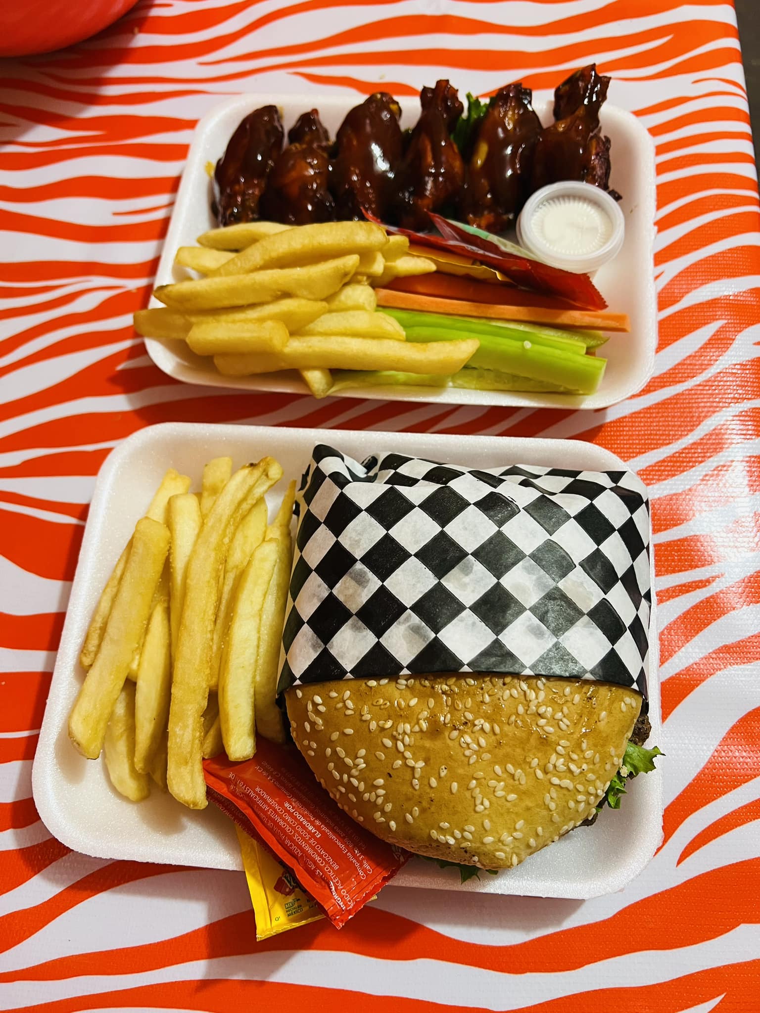 Primos Snacks - SERVICIO A PARTIR DE LAS 7:00PM Ven y...
