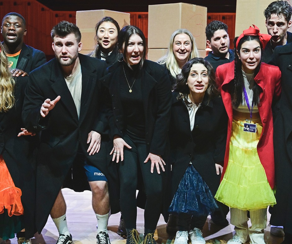 Welsh - Meet the future of opera | Dewch i gwrdd â dyfodol opera. Later ...