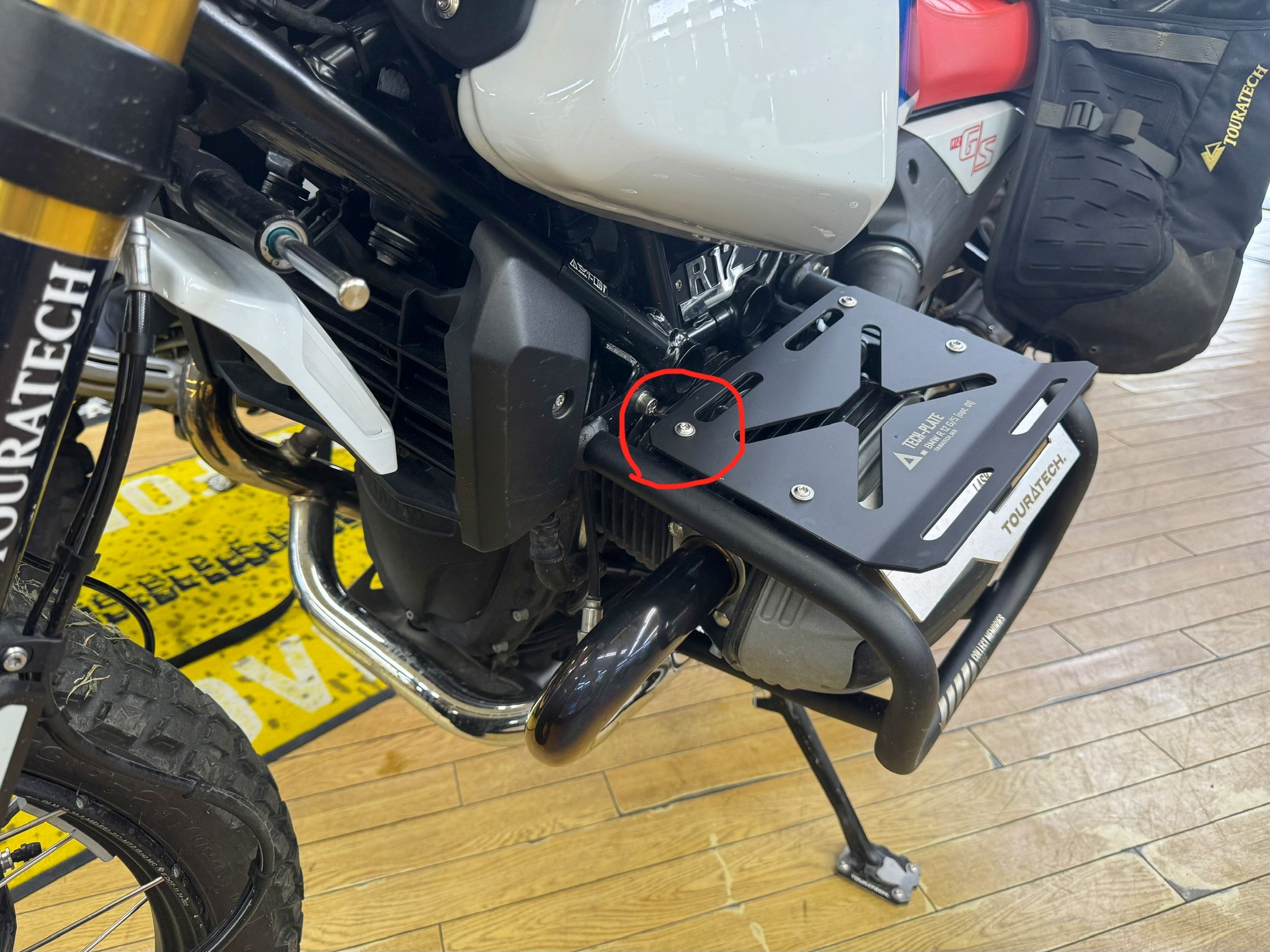 Touratech - テネレ700、5時間後。 エンジンガード、ハンドガード 