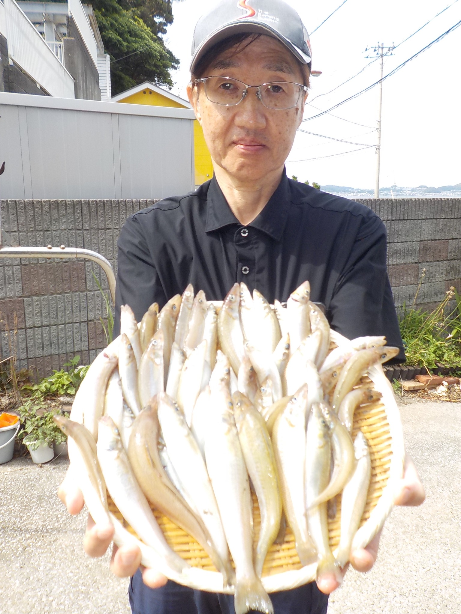 朝は浅場でよく釣れたよ。あとはポツポツ釣れたよ」とはもりた様でキス 