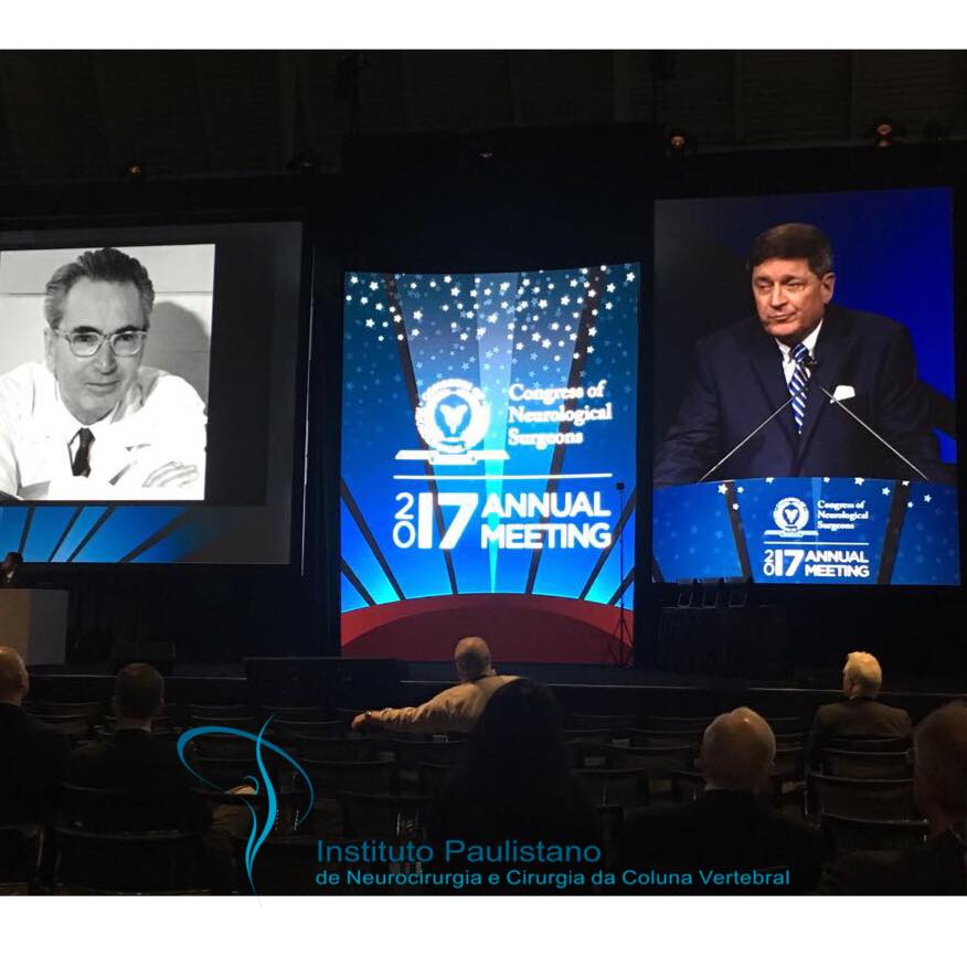 Dr. Alan R. Cohen, chefe do setor de neurocirurgia pediátrica da ...