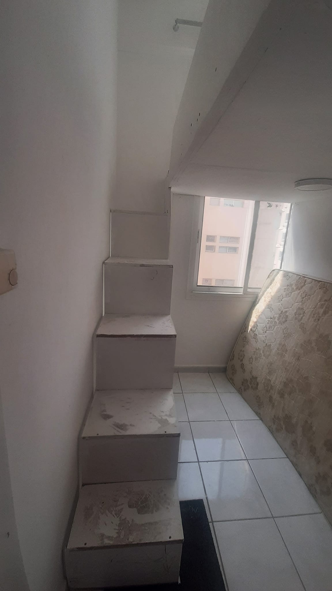 Rigga/Muraqqabad- Partition for Rent