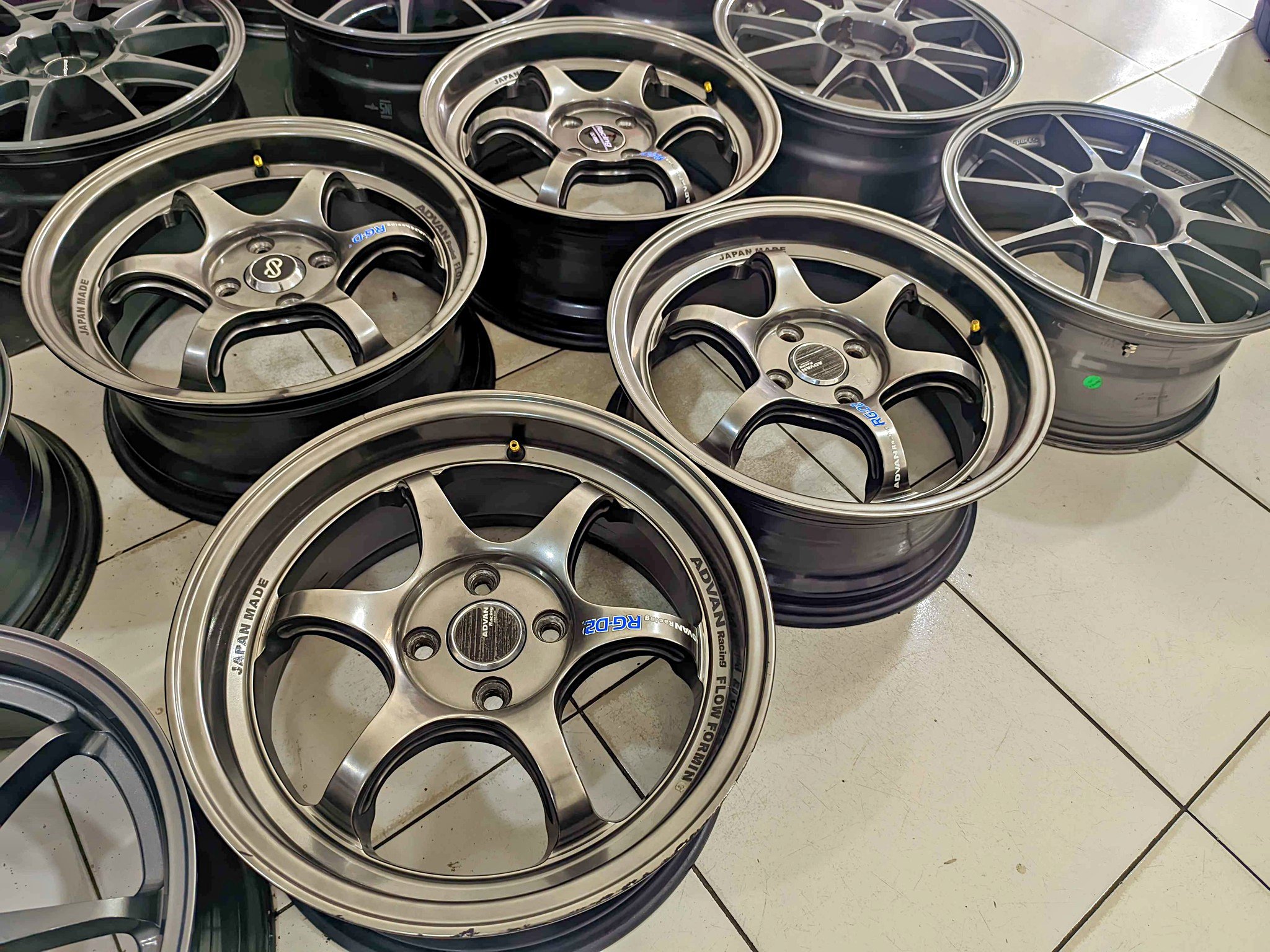Advan racing r16 - Car Wheels, Tires & Parts - Bandung | Facebook ...