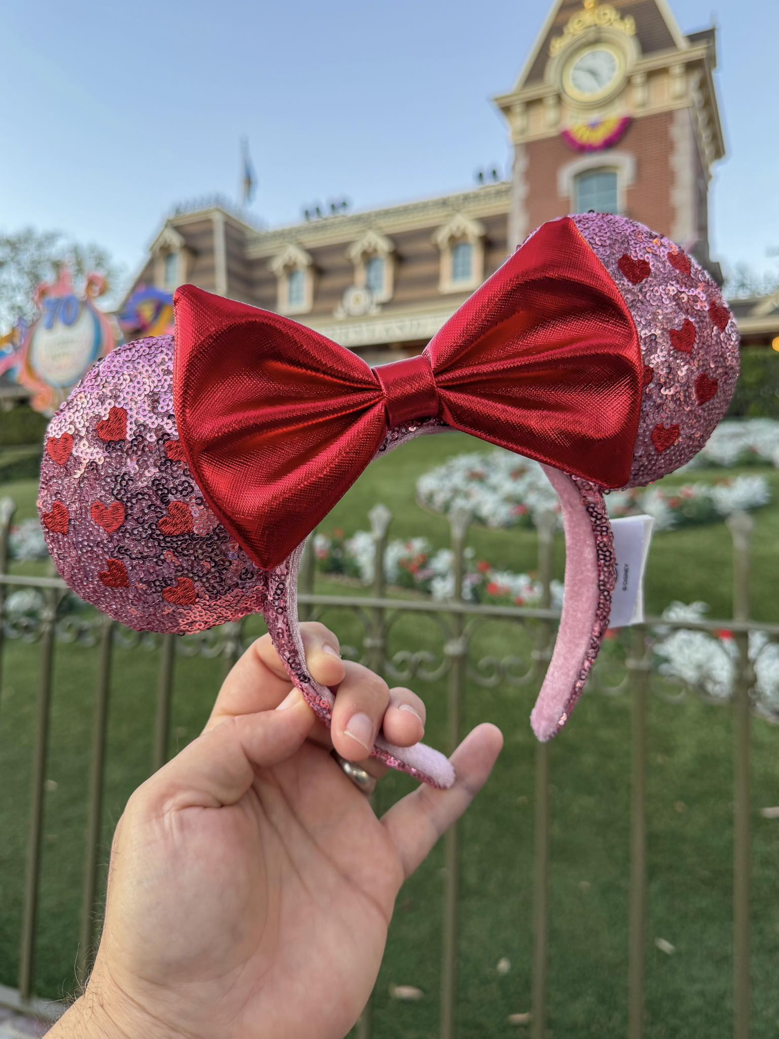 New Valentine Minnie Ears arrived at Disneyland $36.99 Magic Key  display picture 1