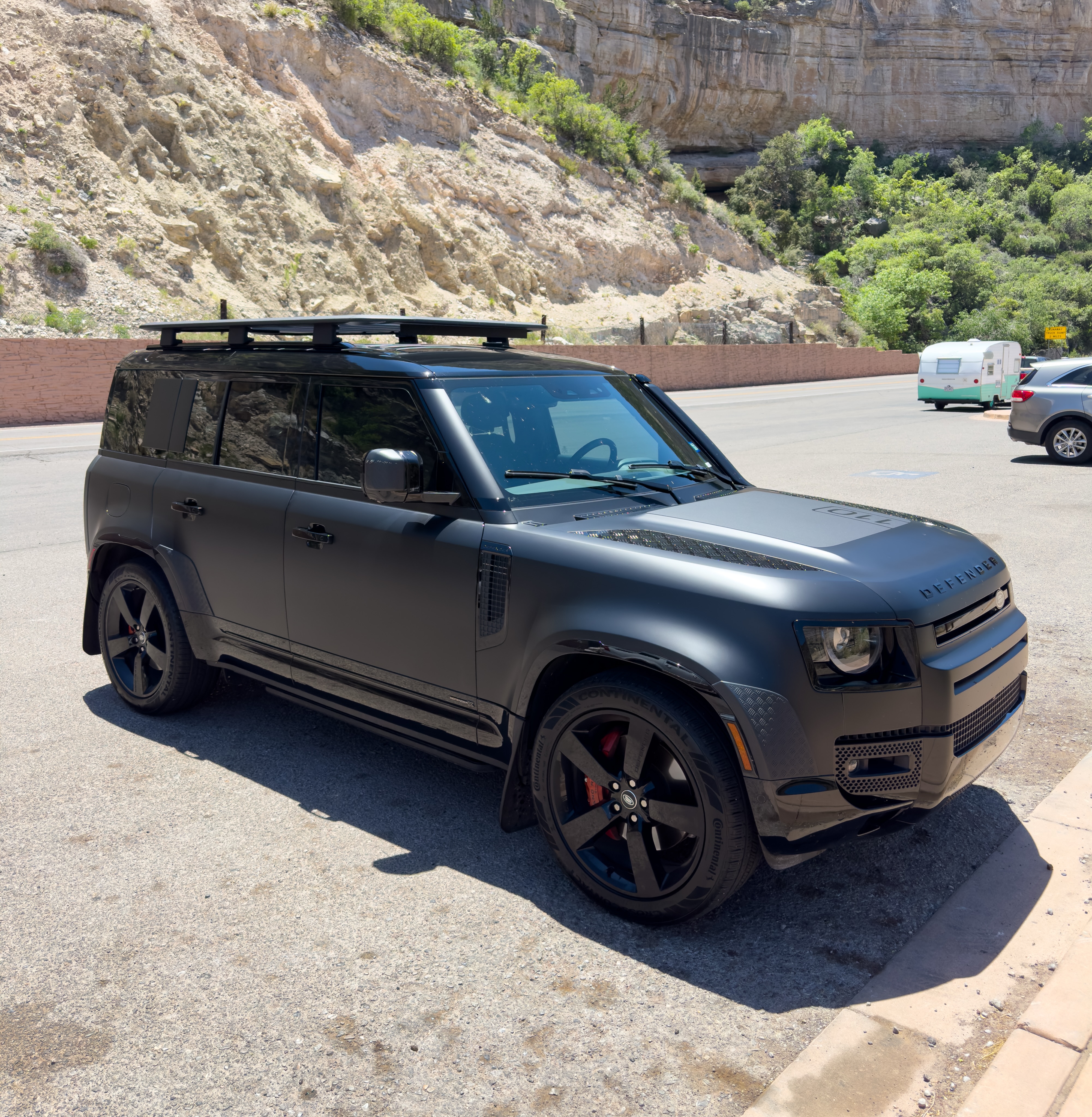 UNDEFEATED x Galpin Motors Land Rover Defender 90 UNDEFEATED INC