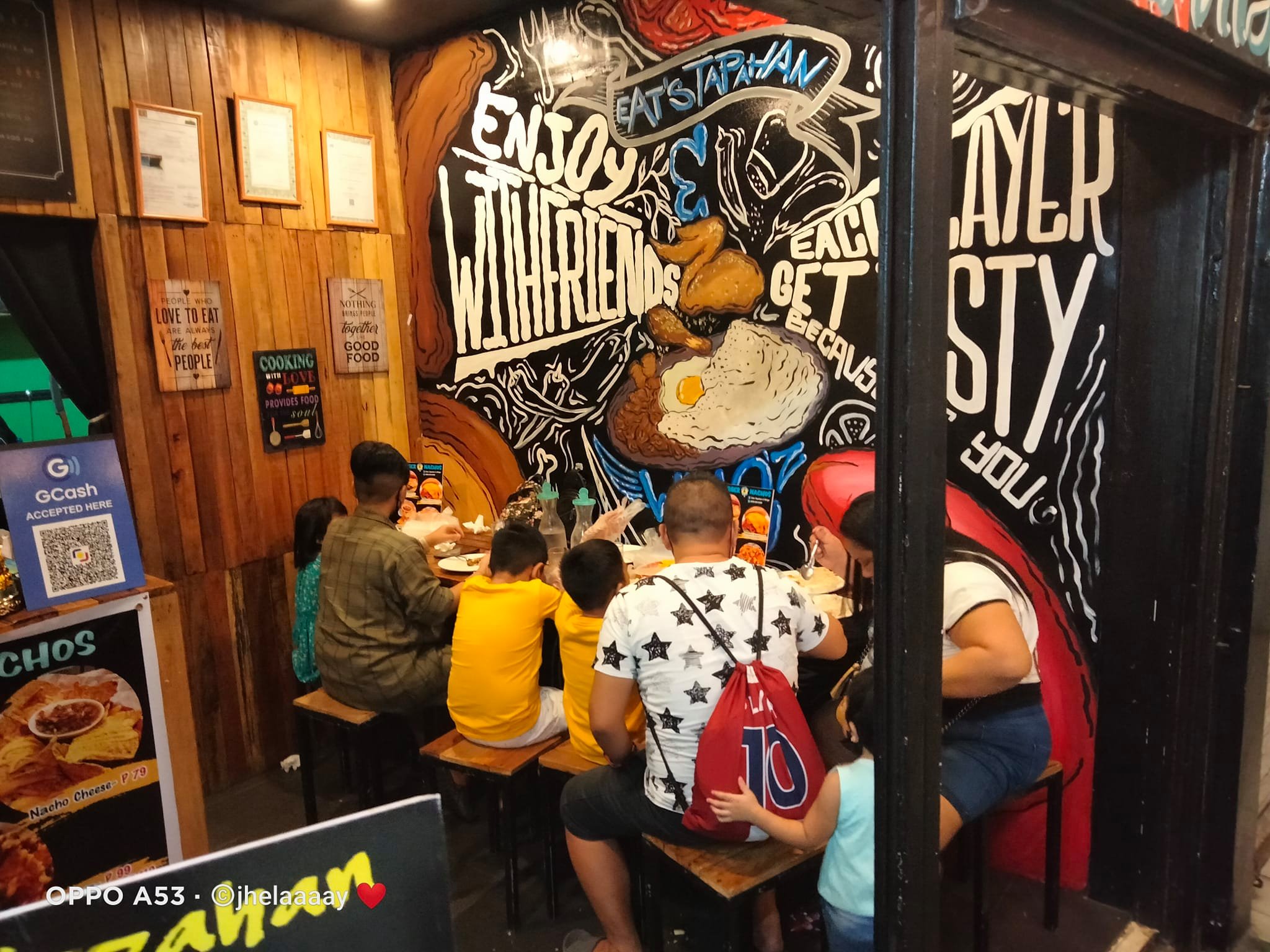 Happy monday 😊 Kids are welcome... - Eat's Tapahan & Wingz | Facebook