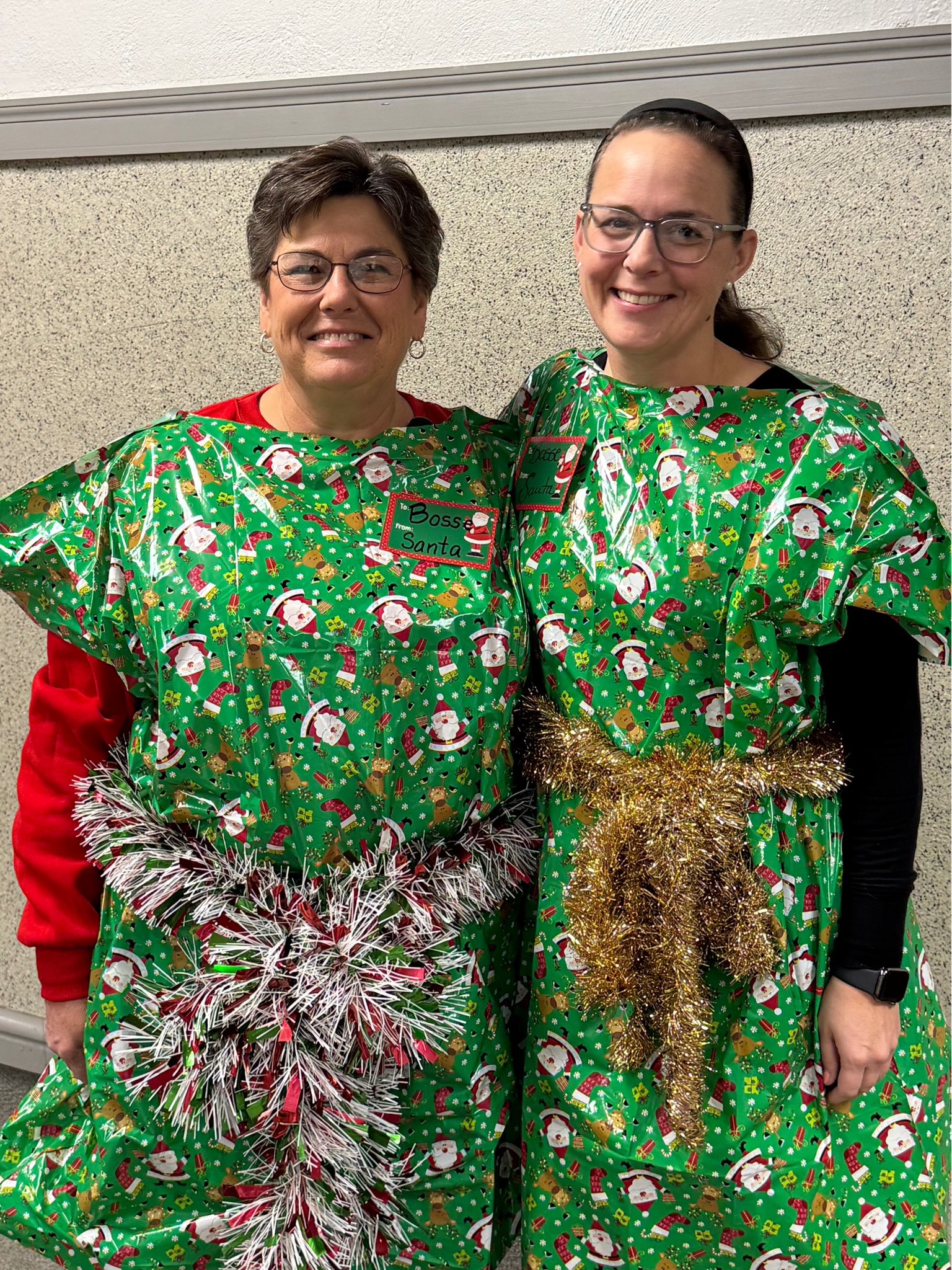 Dress like a present day 🐾🌲 #12DaysOfChristmas