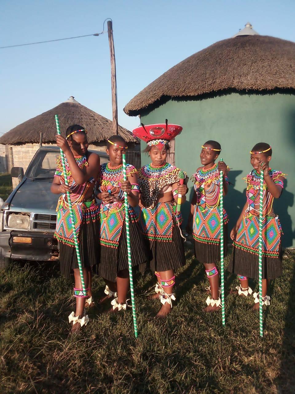 imvunulo-yesizulu-eqashisayo
