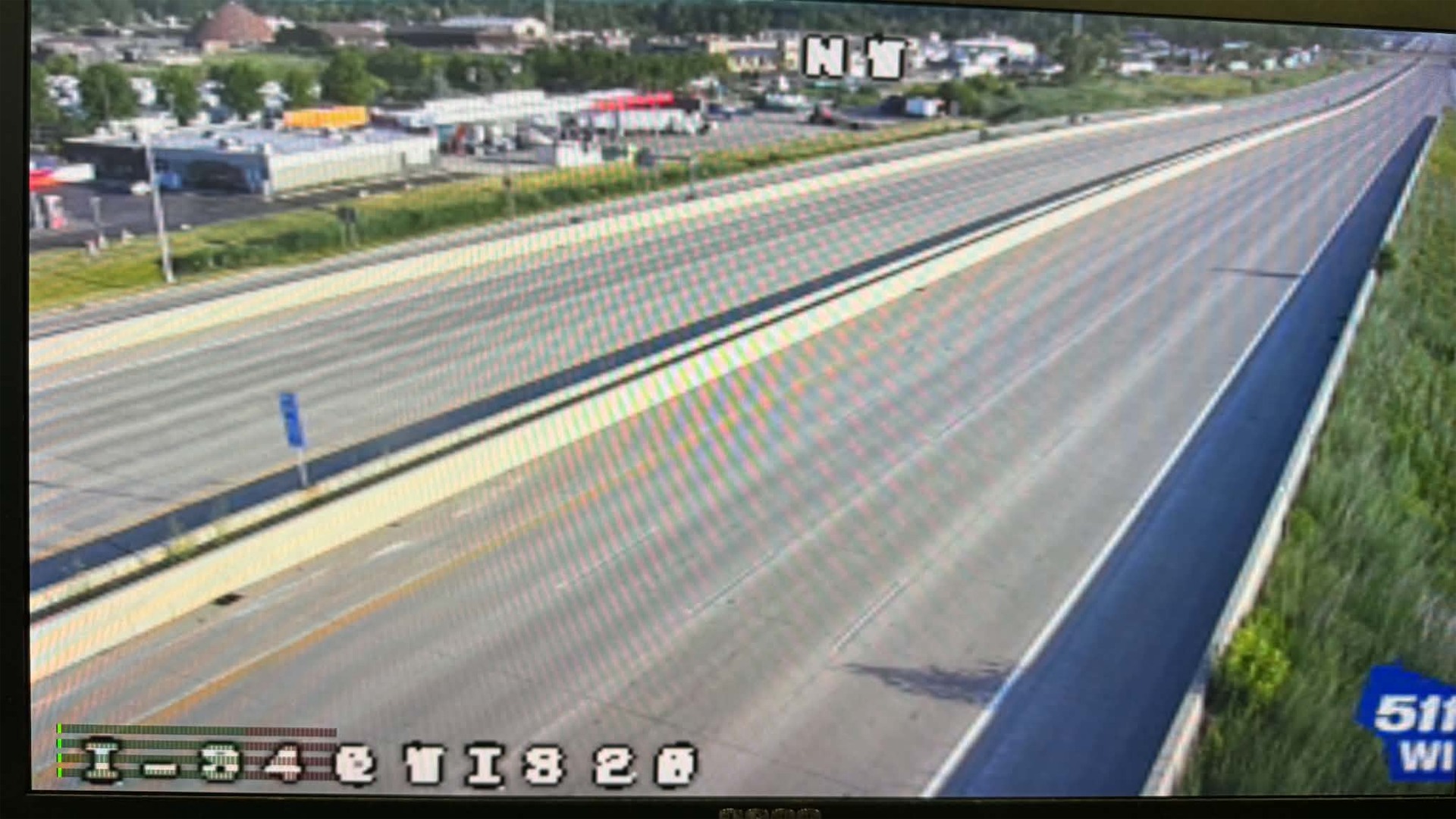 【週末セール】CRASH THE FRONTLINE It's tough to get around on I-41/94 in Racine County this morning