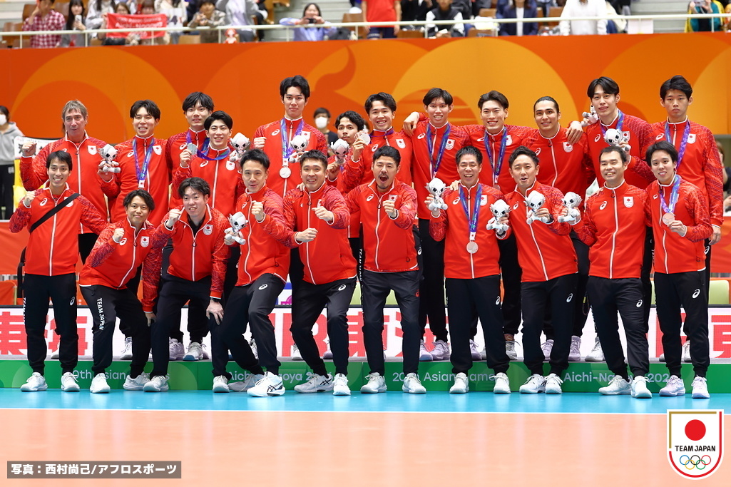 グッズ情報】 JVA STROEにて、バレーボール男子日本代表 等身大