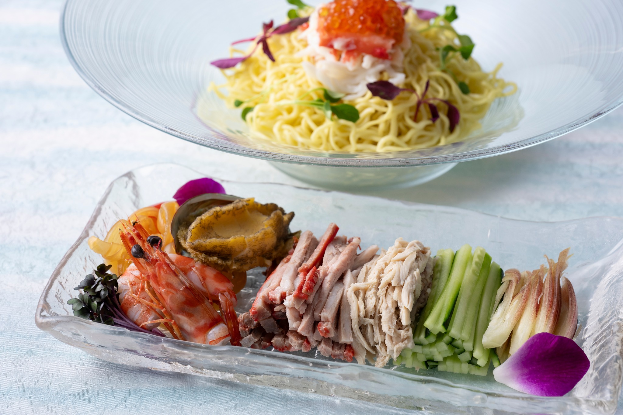 夏らしい日が近づいてきました。 目にも涼やかな「中国料理 陽明殿」の