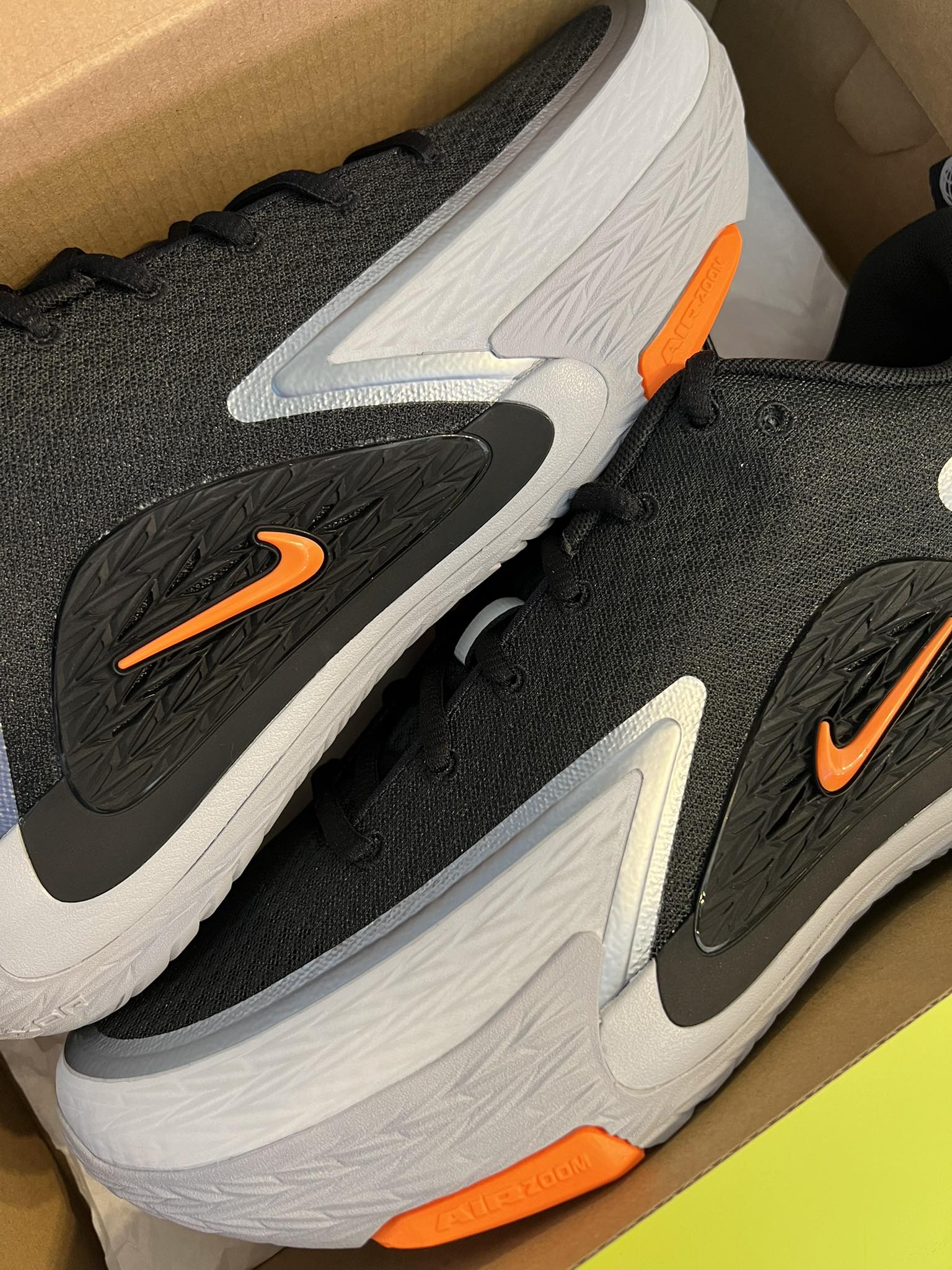 Rough Concrete Court Beast ? ? Pre-Order ? Nike S.T. Glow 