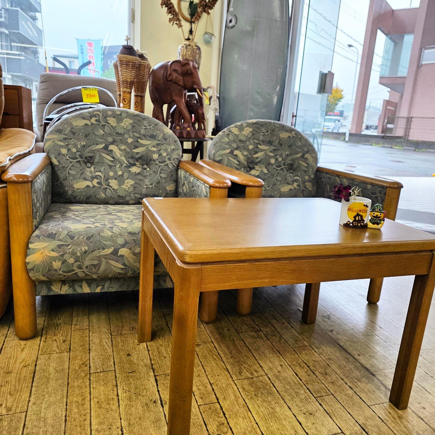 リサイクルショップどりーむ天保山店】3233 ガラステーブル 美品 