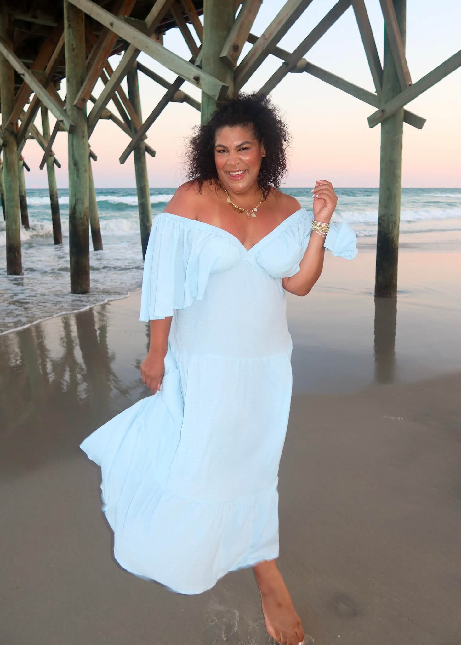 flowy beach dress for pictures Flowy, feminine sunset walks by the water flowy maxi dress beach photoshoot R&M Richards 5405W Plus JJ1796D and relaxed bohemian style. Size:7 3/4
