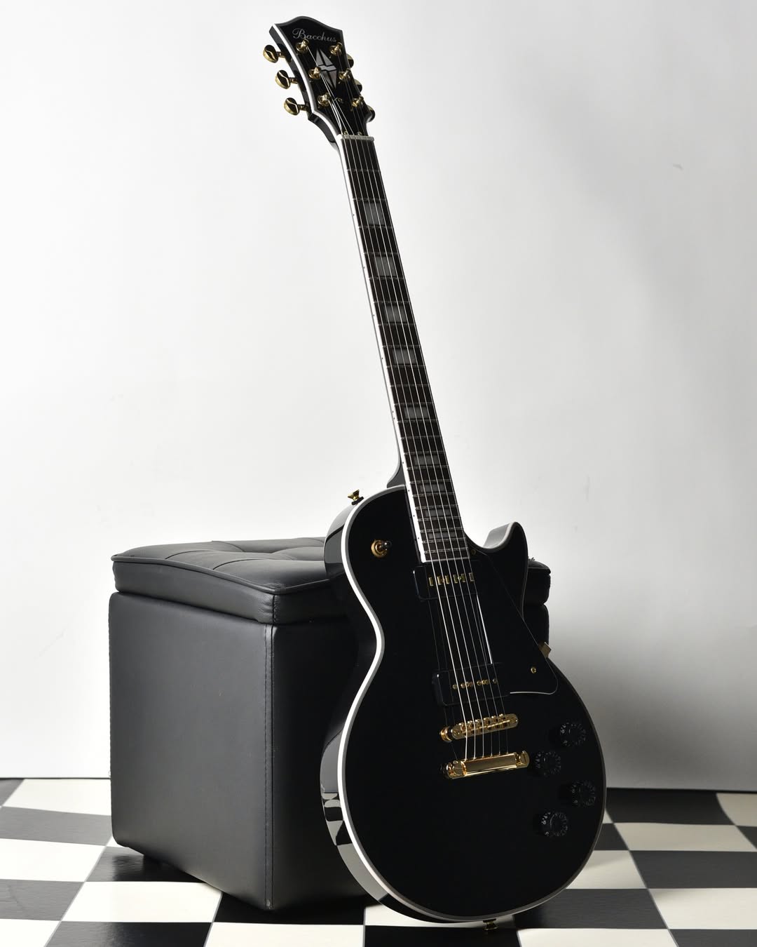 Bacchus Global Series guitar with P-90-style pickups