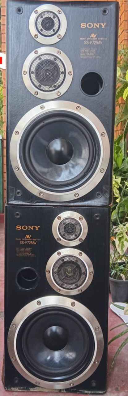 SONY BAFFLES MADE IN Japan (3 WAY SS - V 725 AV 140W ) RS 19000
