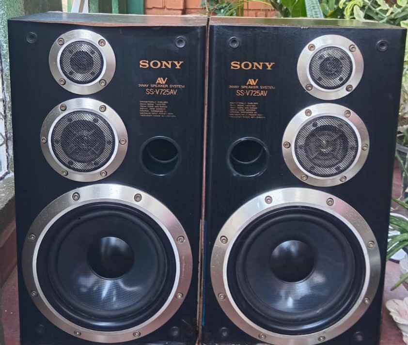 SONY BAFFLES MADE IN Japan (3 WAY SS - V 725 AV 140W ) RS 19000