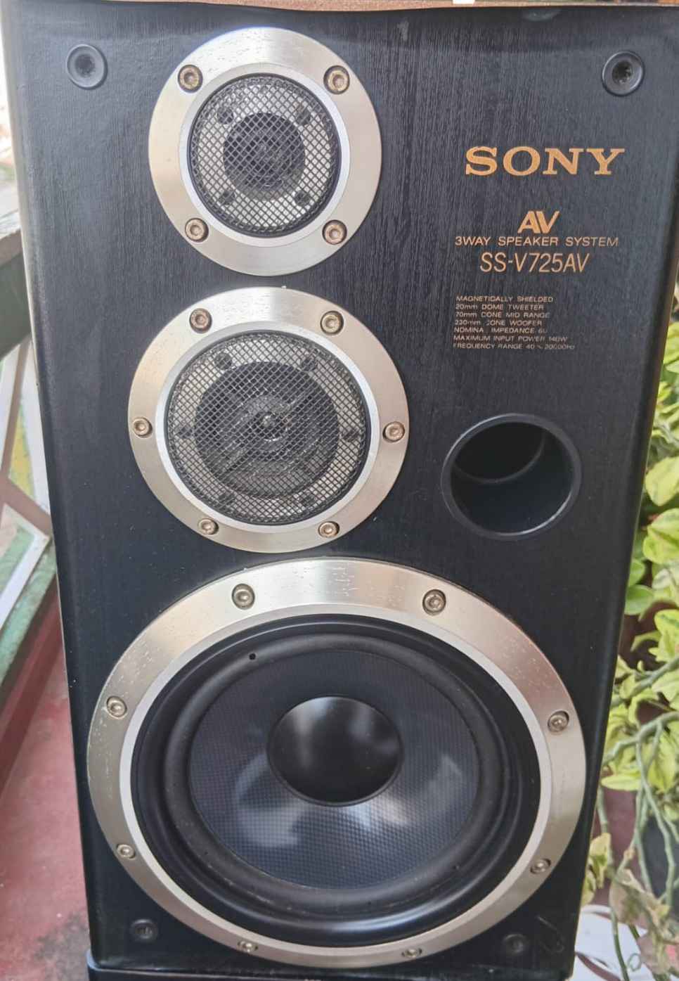 SONY BAFFLES MADE IN Japan (3 WAY SS - V 725 AV 140W ) RS 19000