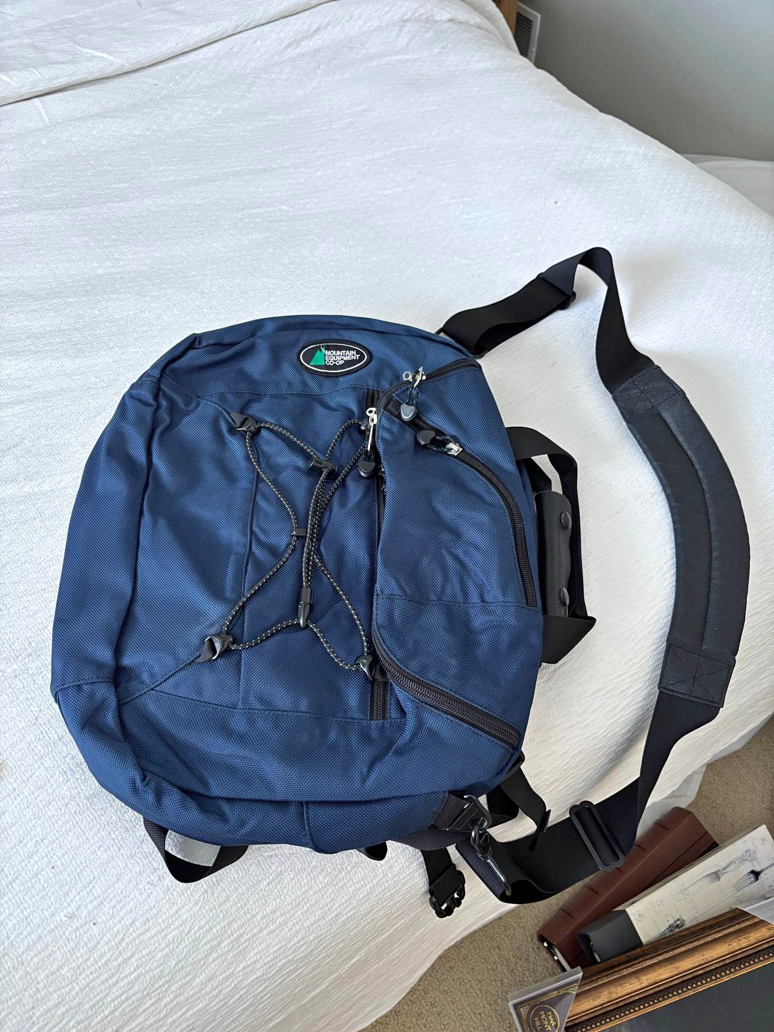 jansport backpack ottawa Right Expressions Aged Canvas Brown Jansport Right Pack II Shout out to the Right Pack after decades of proving its mettle as a durable day pack Jansport - Big Student Backpack