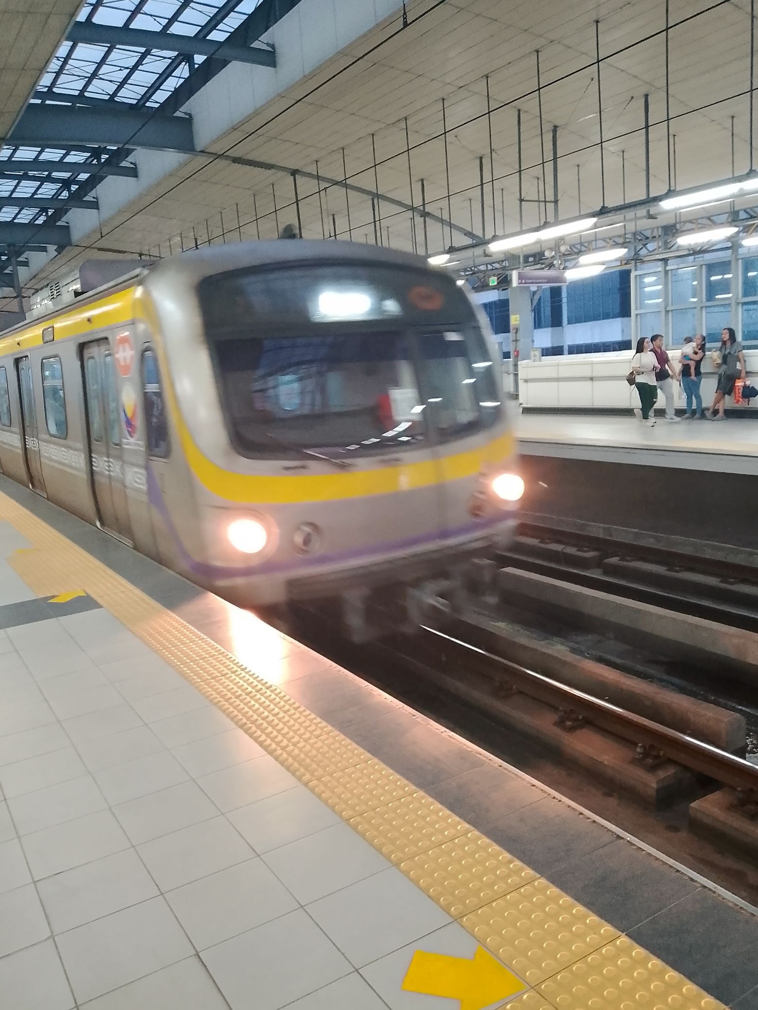 Philippine Train Enthusiasts and Railfans Club (PTERC) | LRT 2 Trainset ...