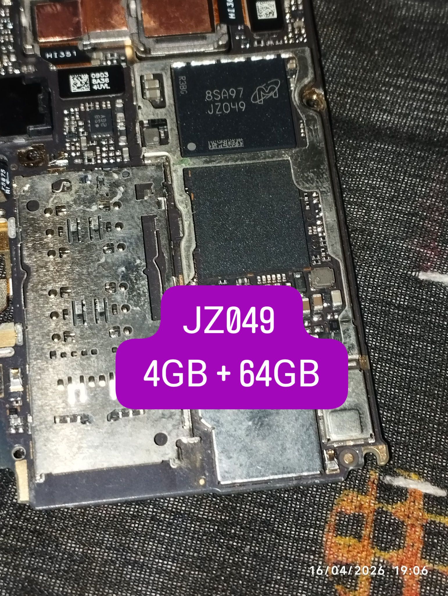Micron JZ049 MT29VZZZAD8DFAYF Mobile Motherboard RAM Storage IC